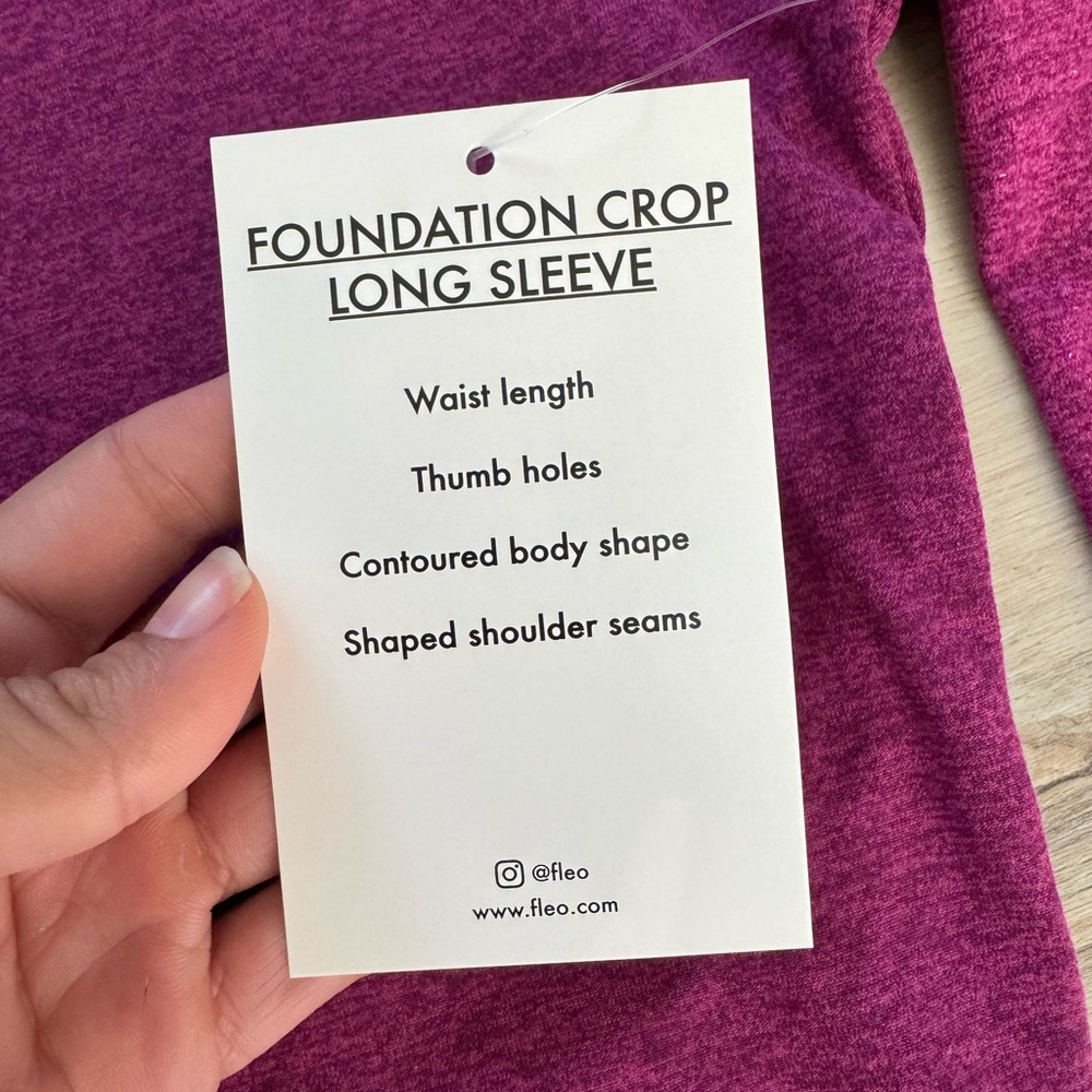 Fleo Women’s Foundation Crop Long Sleeve - Picture 3 of 5